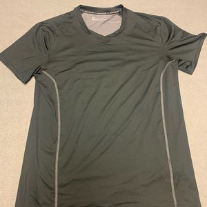 Under armour fitted shirt men’s large black heat gear